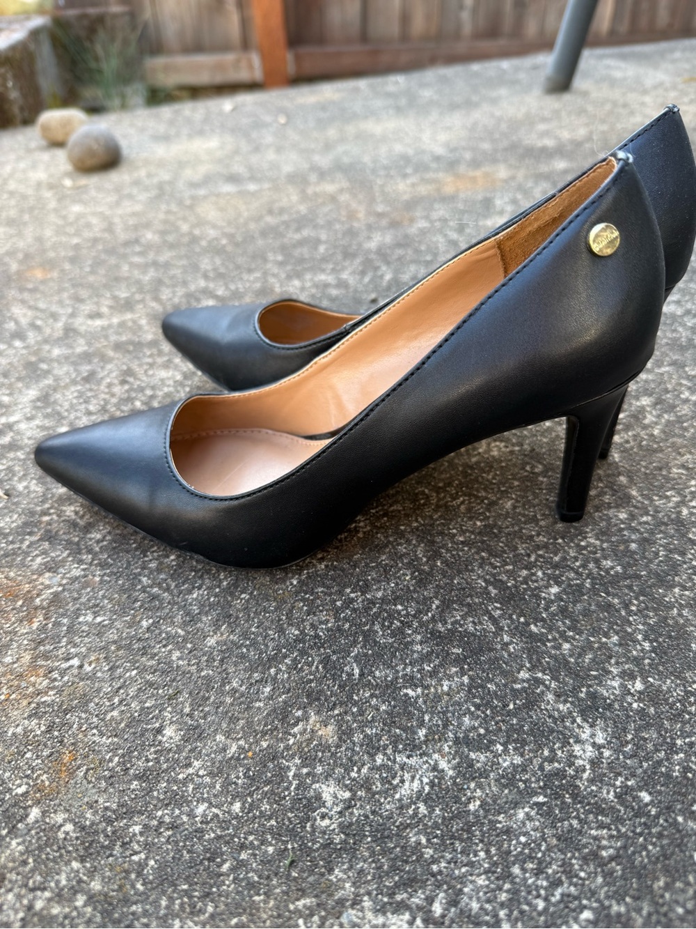 Calvin Klein Black Pointed-Toe Black Pumps - Picture 2 of 7